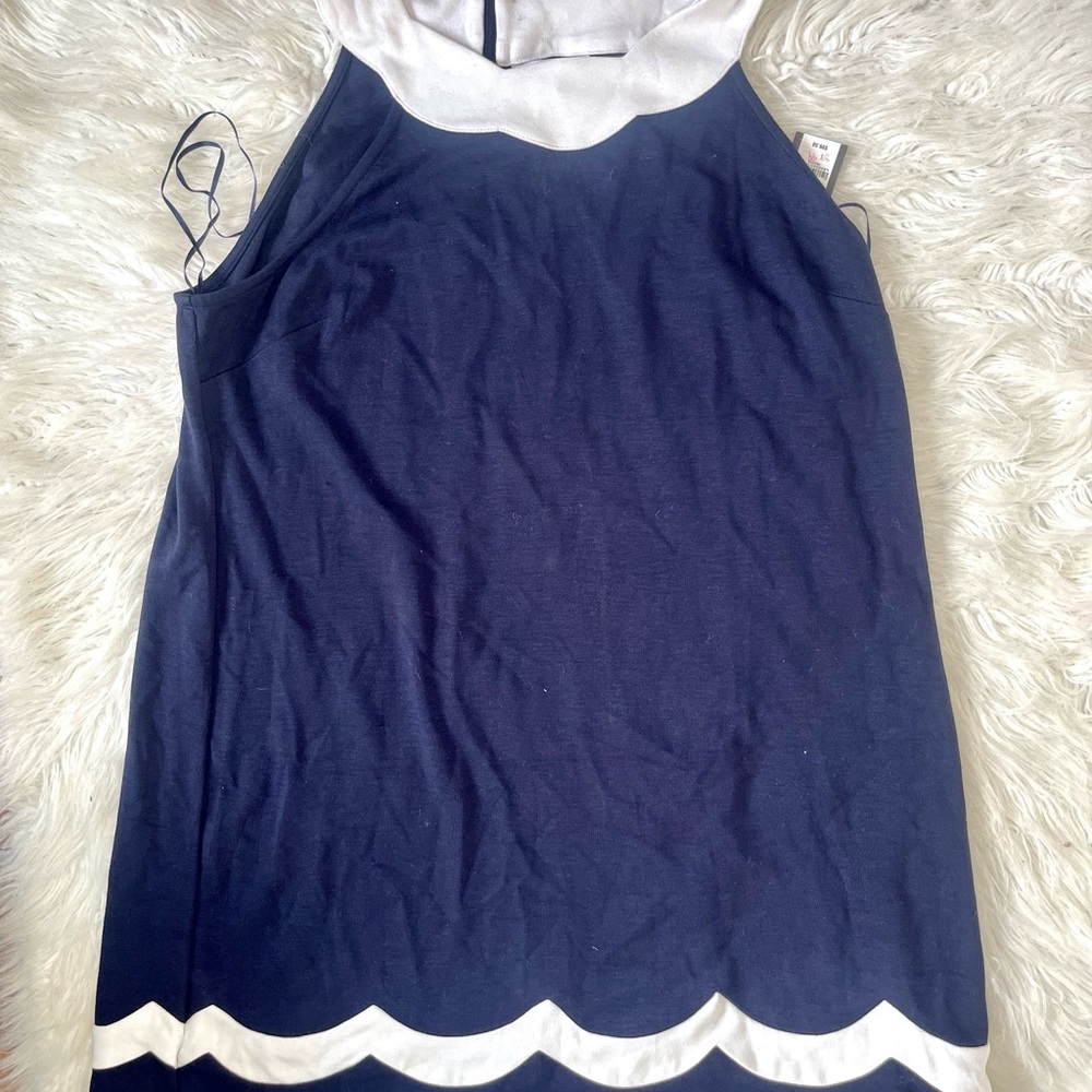 Crown and ivy scalloped edge dress New With Tags size large